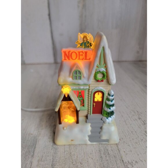 Hallmark Noel Caroling cottage magic cord xmas figure - Picture 1 of 7